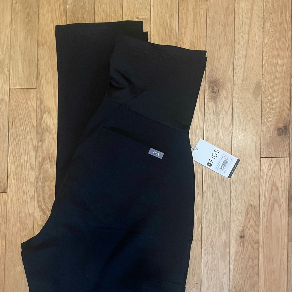 Black maternity figs never worn